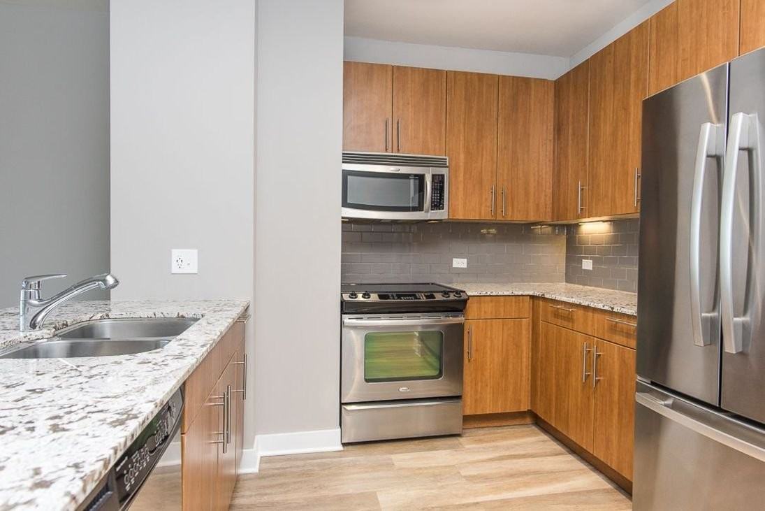 521 N State St - Photo 5 of 16