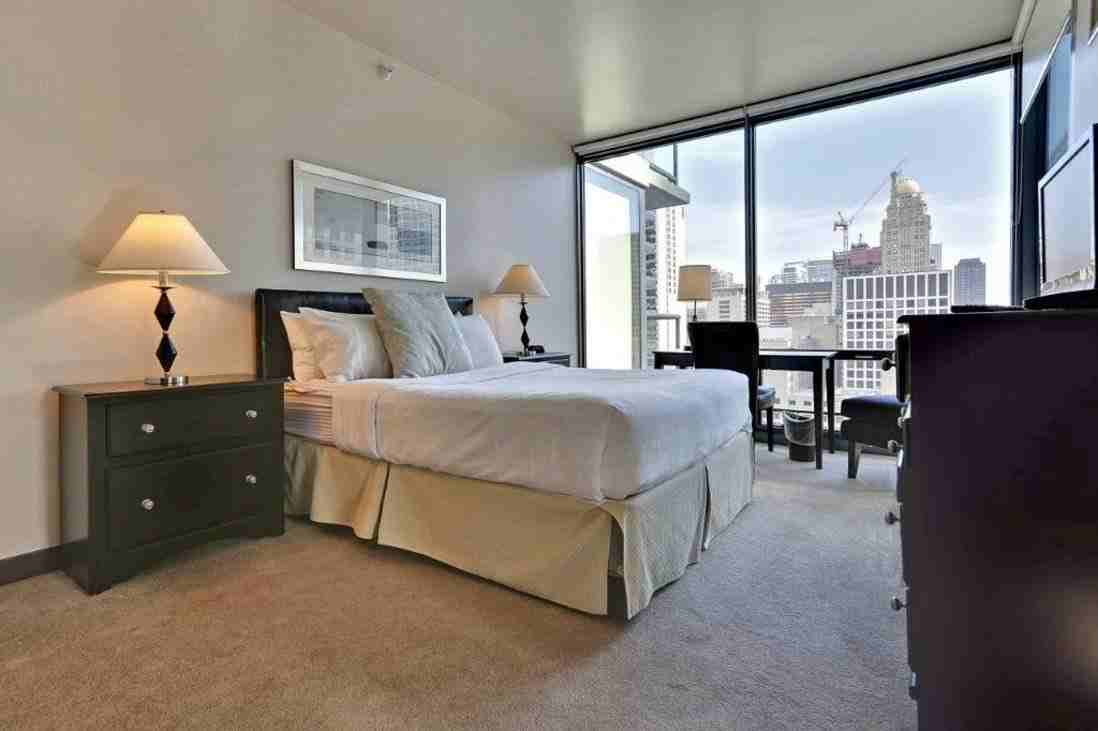 521 N State St - Photo 6 of 16