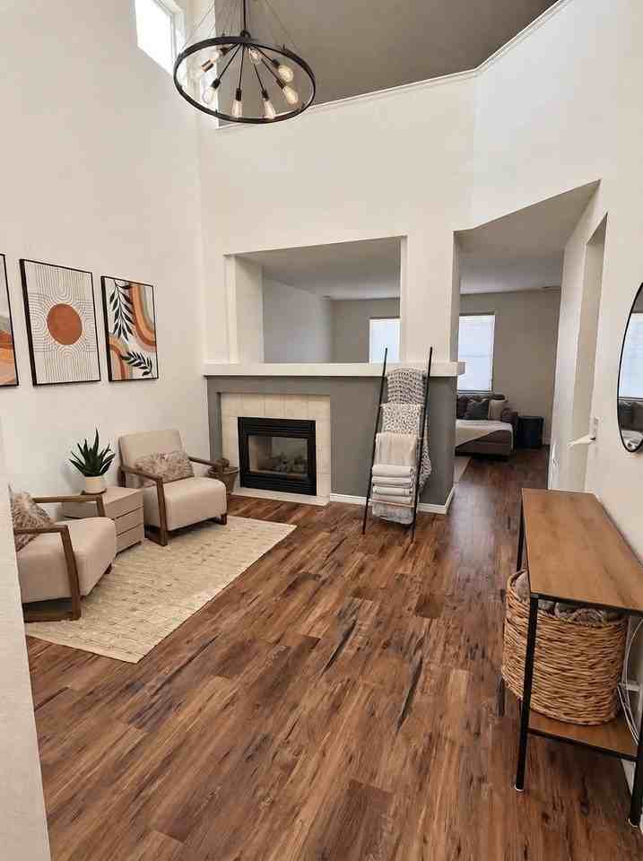 1109 Fenwick Dr - Photo 2 of 12
