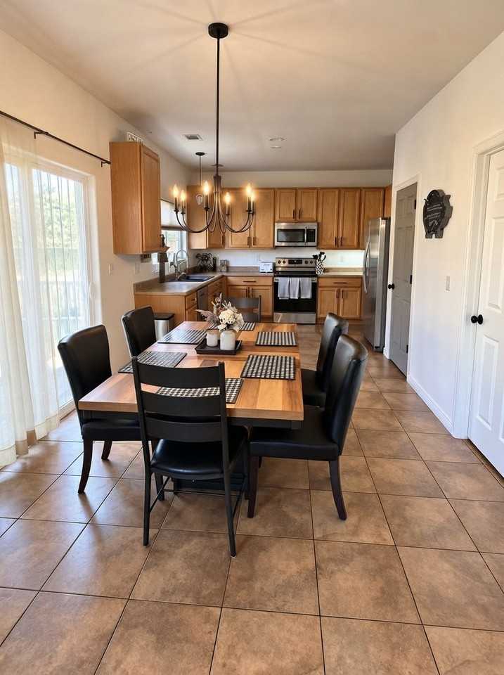 1109 Fenwick Dr - Photo 5 of 12