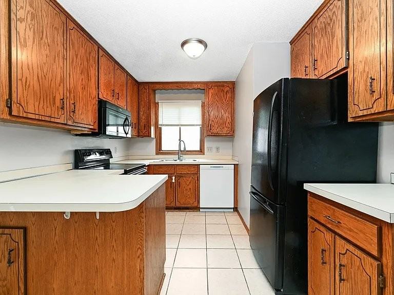 11124 Drake St Nw - Photo 2 of 20