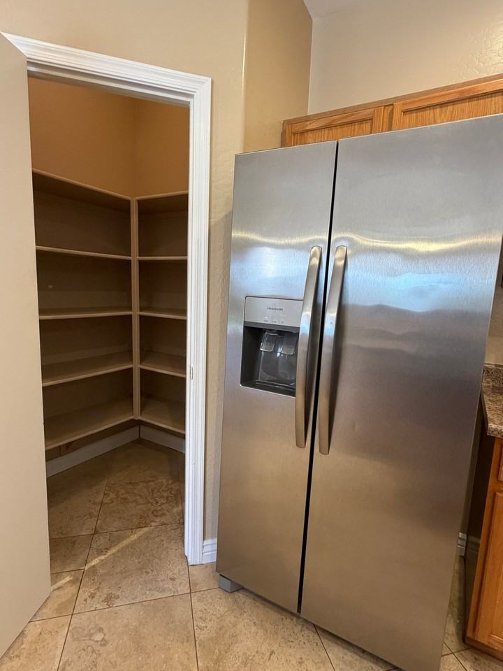 3039 E Kings Ave - Photo 7 of 20