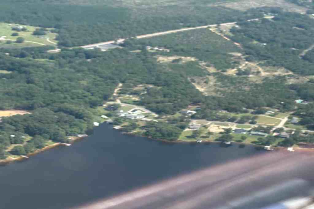 1014 Sailclub Rd - Photo 3 of 17