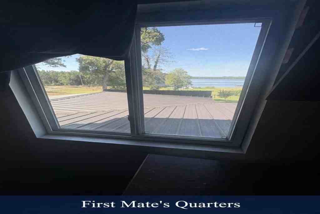 1014 Sailclub Rd - Photo 7 of 17