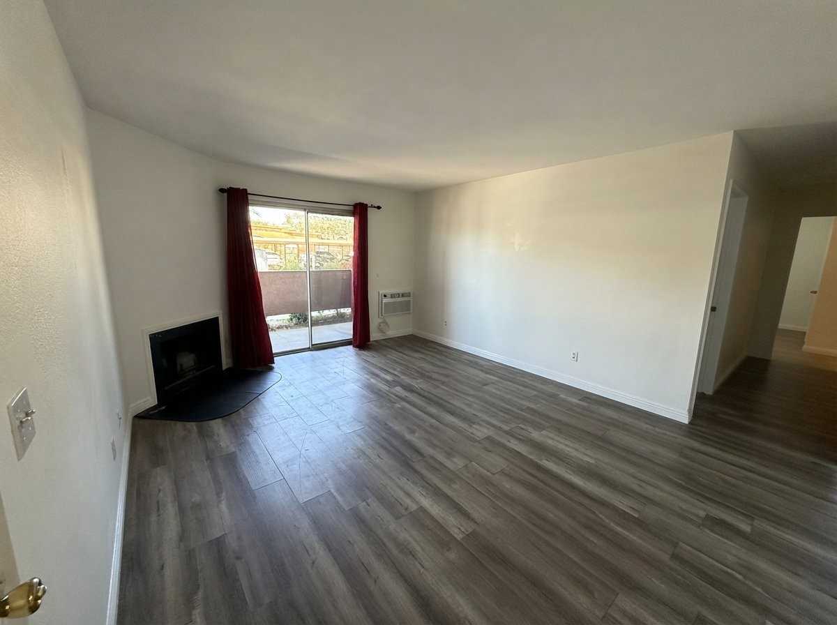 214 Woodland Pkwy #101 - Photo 4 of 19