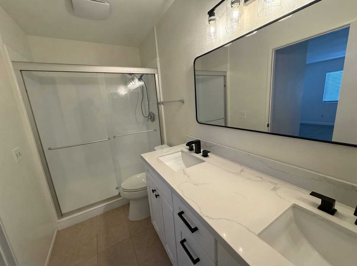214 Woodland Pkwy #101 - Photo 5 of 19