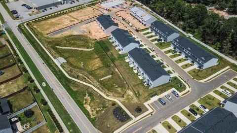 118 Mclauren Pl - Photo 5 of 18