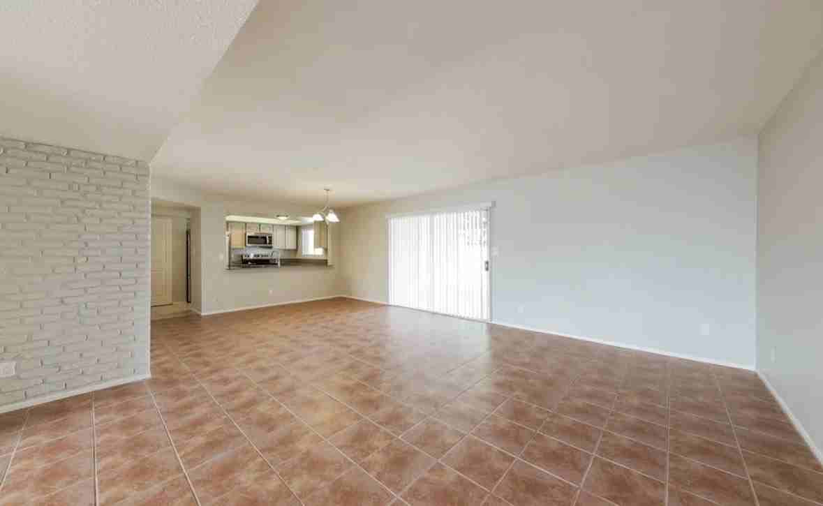 16510 W Jenan Dr - Photo 2 of 6