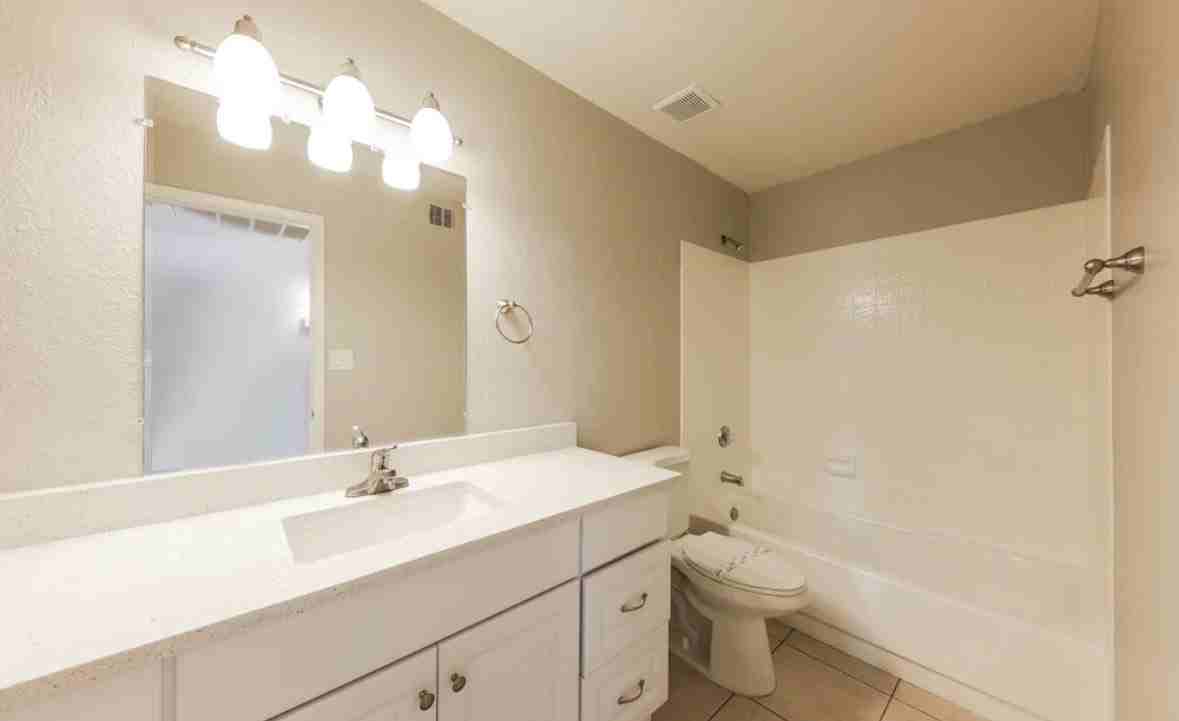 16510 W Jenan Dr - Photo 6 of 6
