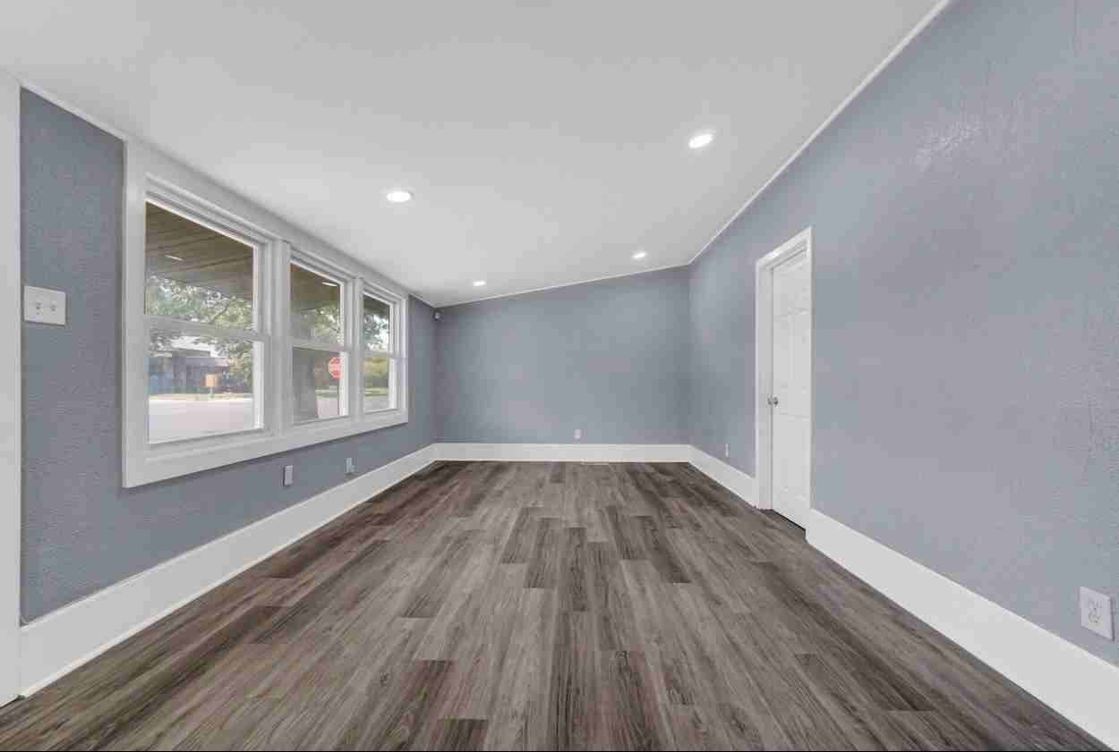 2101 Chase St - Photo 7 of 15