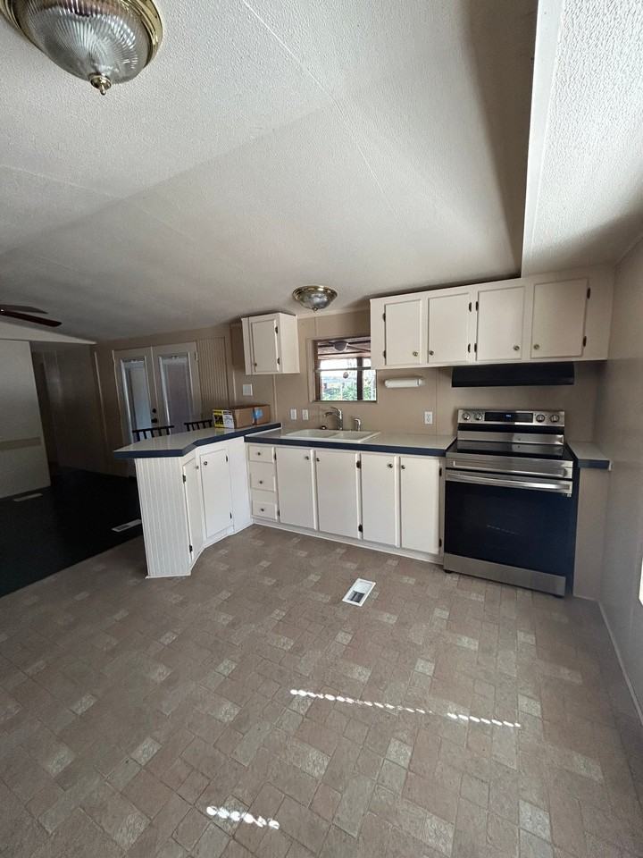 703 Driftwood Ln #1 - Photo 2 of 8