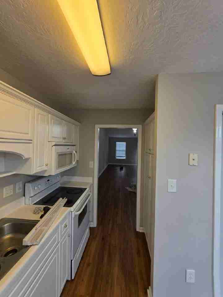 408 Newhaven Ct - Photo 4 of 15