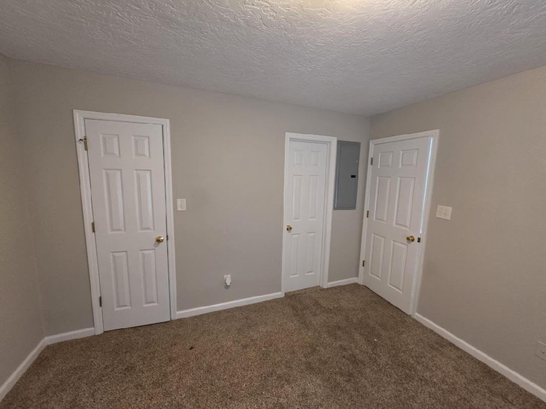 408 Newhaven Ct - Photo 7 of 15