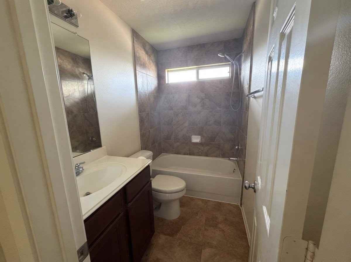 2702 Ridgeglen Ln - Photo 3 of 3