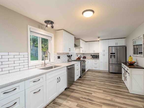 1335 Mcleod Rd - Photo 2 of 14