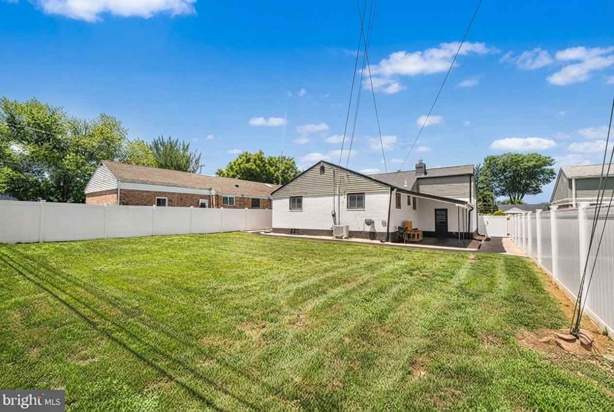 2518 W Elm St - Photo 3 of 18