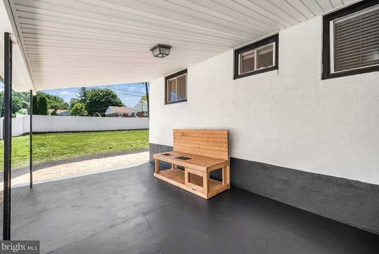 2518 W Elm St - Photo 4 of 18