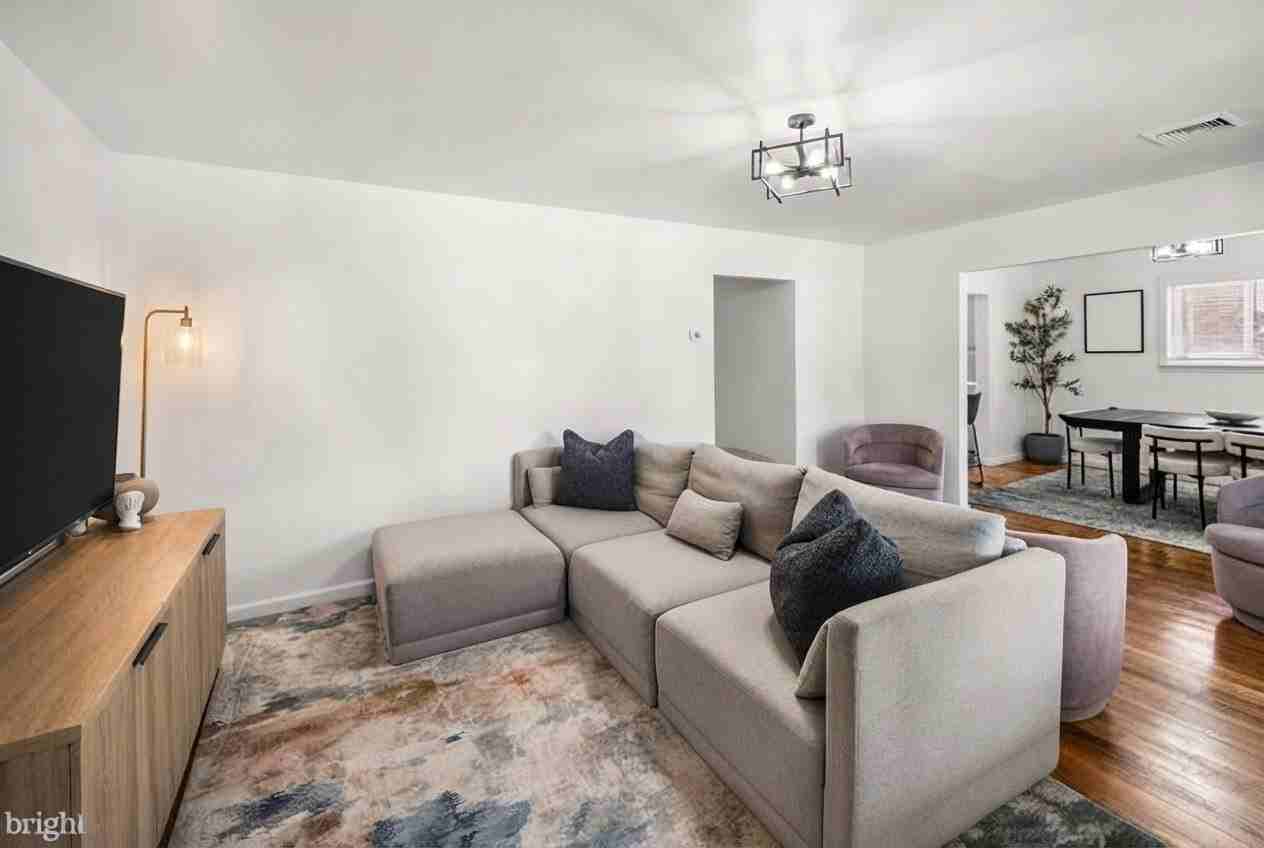 2518 W Elm St - Photo 6 of 18