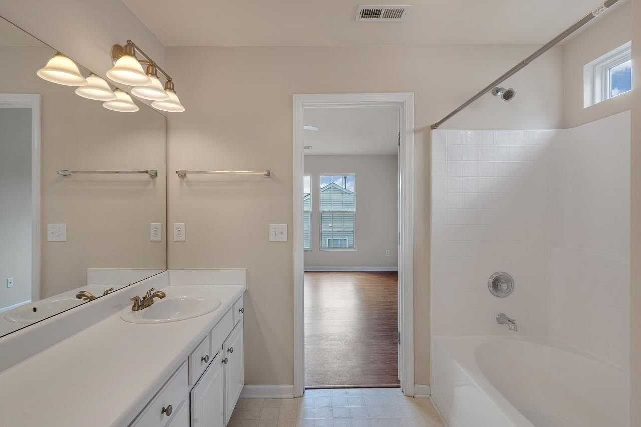 5020 Babbling Brook Dr - Photo 7 of 16