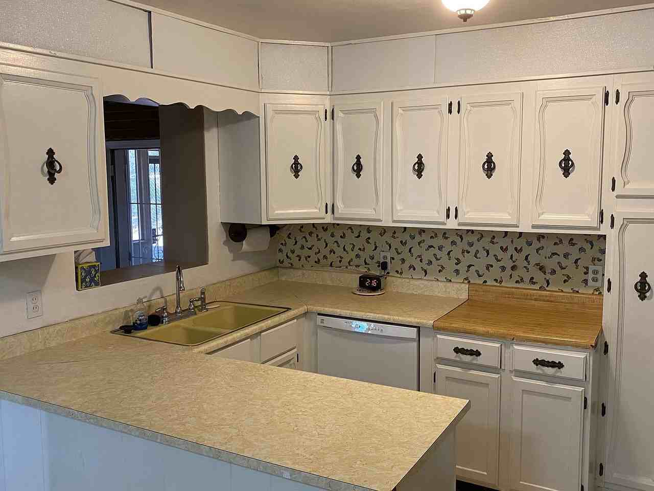 3601 E Seneca St - Photo 3 of 16