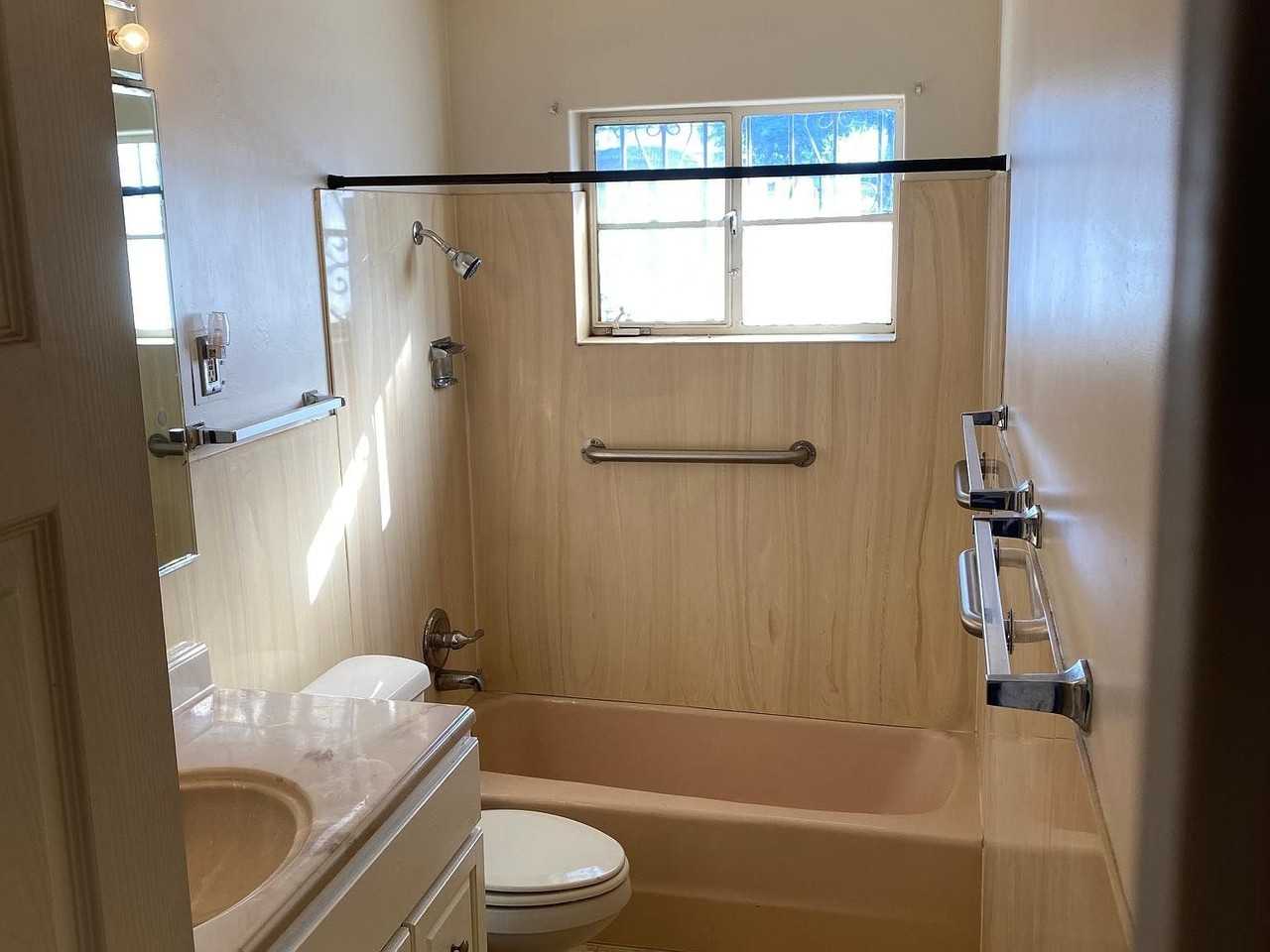 3601 E Seneca St - Photo 7 of 16