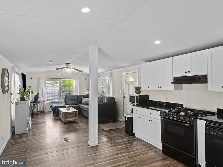 1 Chesapeake Mobile Ct #30 - Photo 4 of 20