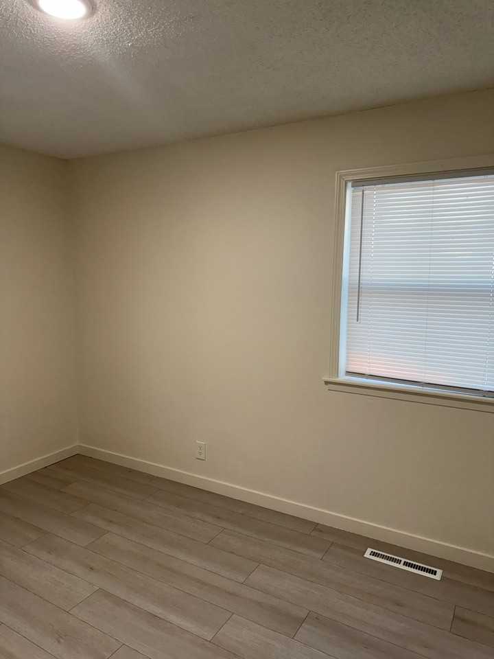1502 E Del Mar St - Photo 2 of 7