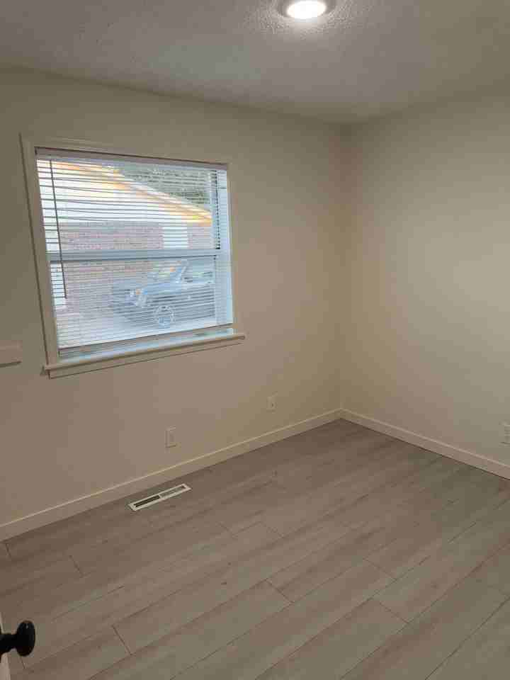 1502 E Del Mar St - Photo 3 of 7