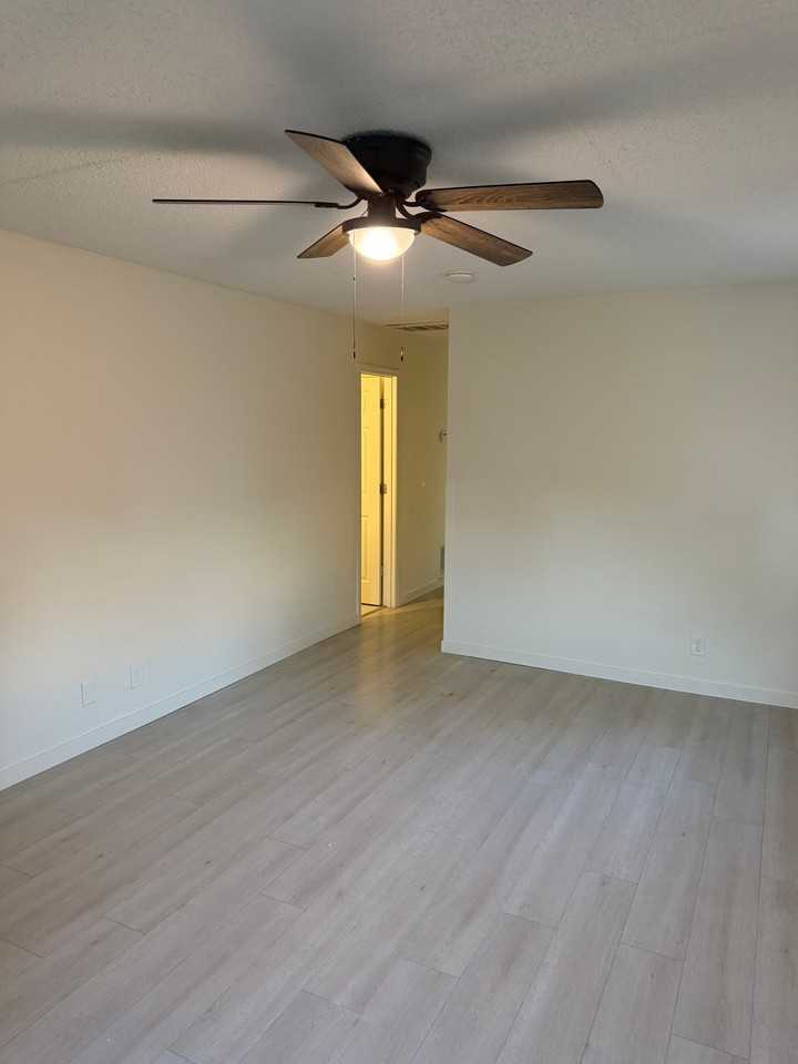 1502 E Del Mar St - Photo 4 of 7