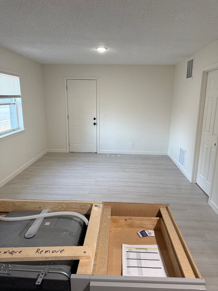 1502 E Del Mar St - Photo 5 of 7