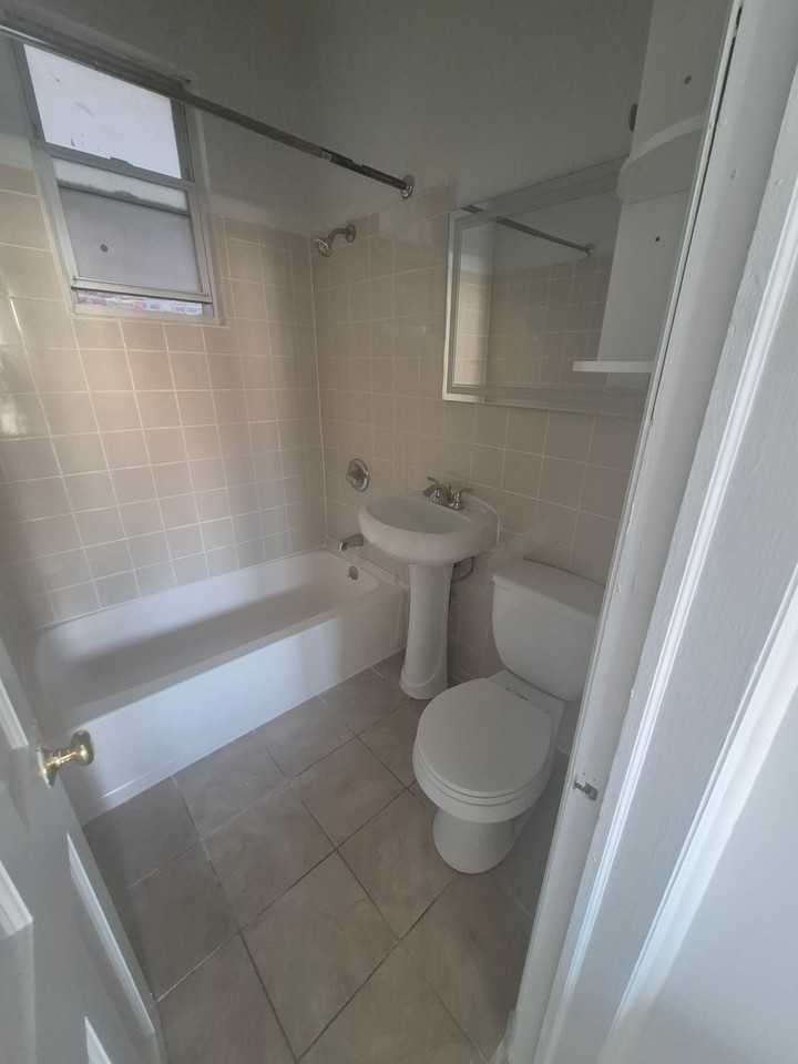 10104 32nd Ave #1F - Photo 5 of 5