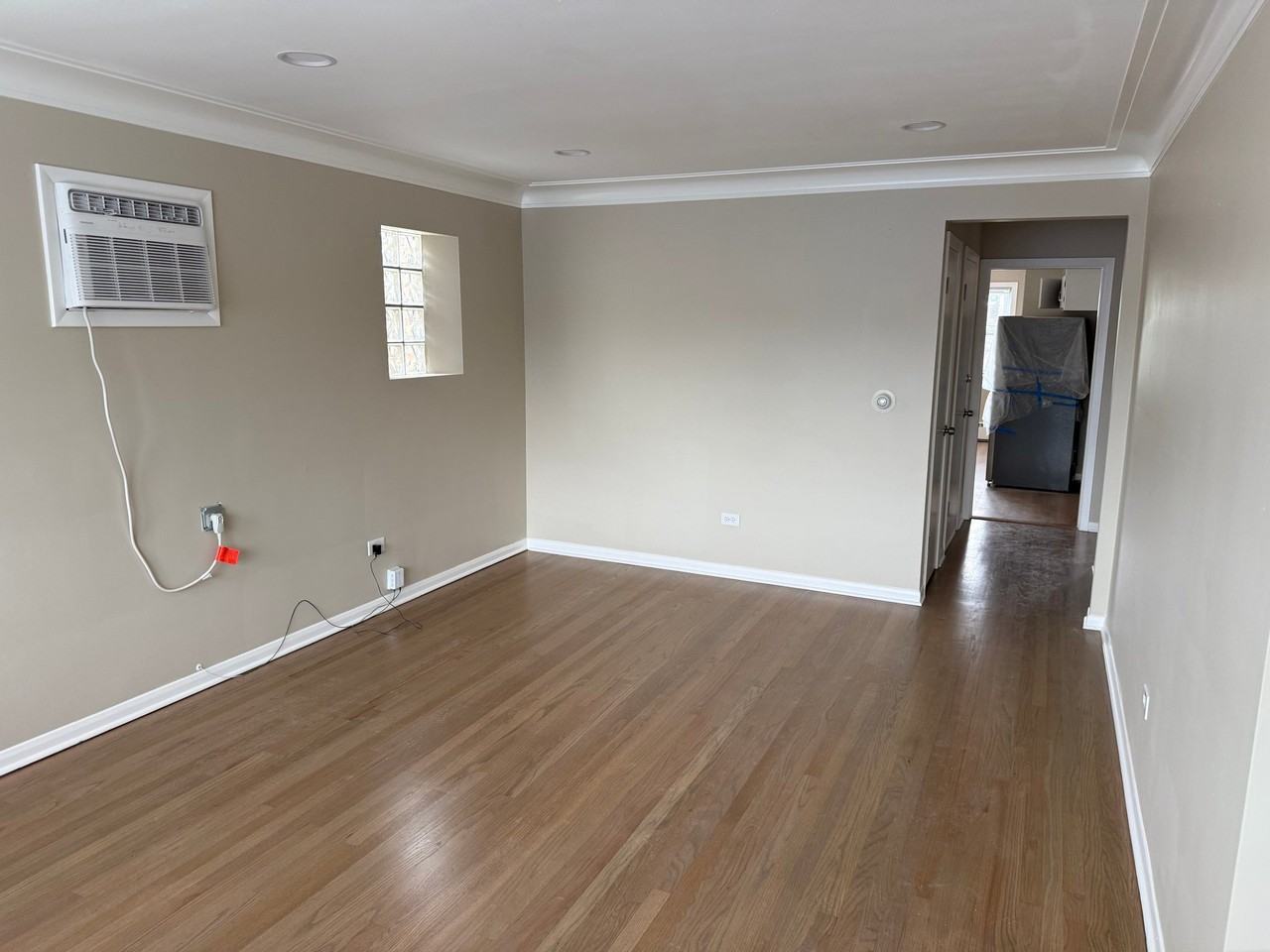 5913 W Addison St - Photo 2 of 10