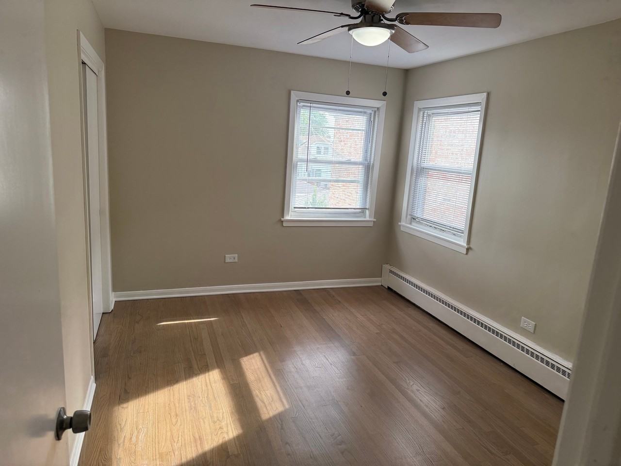 5913 W Addison St - Photo 5 of 10