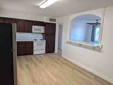 1242 W 9th St - Photo 4 of 18