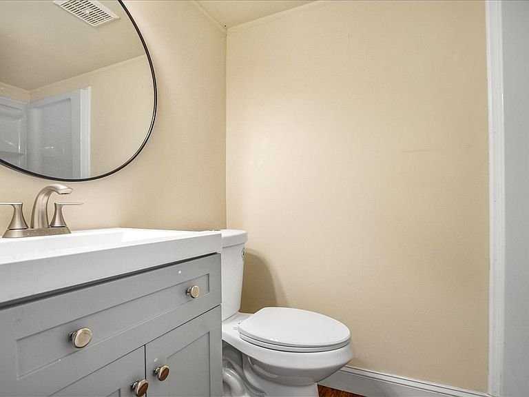 6700 Cipriano Rd - Photo 2 of 20