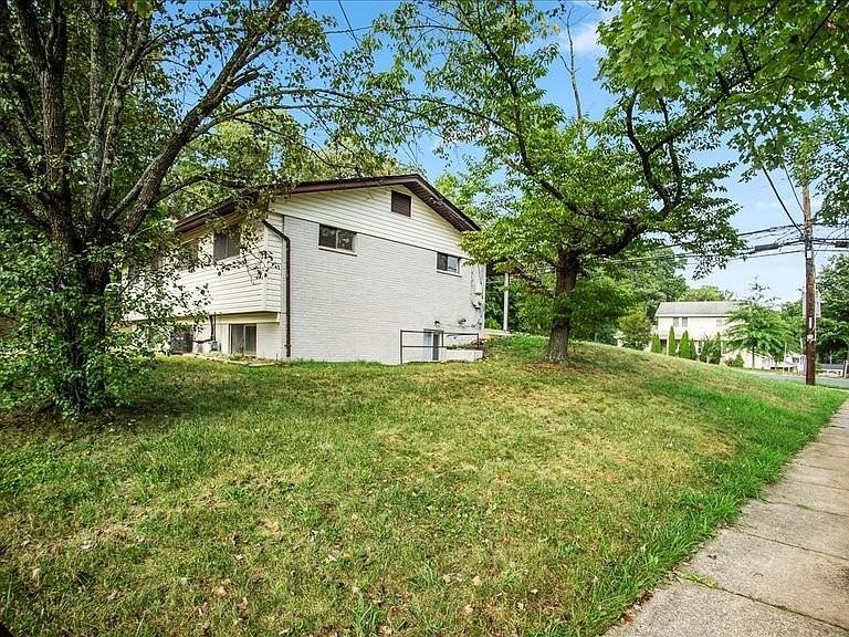 6700 Cipriano Rd - Photo 3 of 20