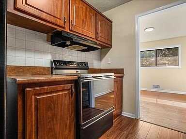 6700 Cipriano Rd - Photo 6 of 20