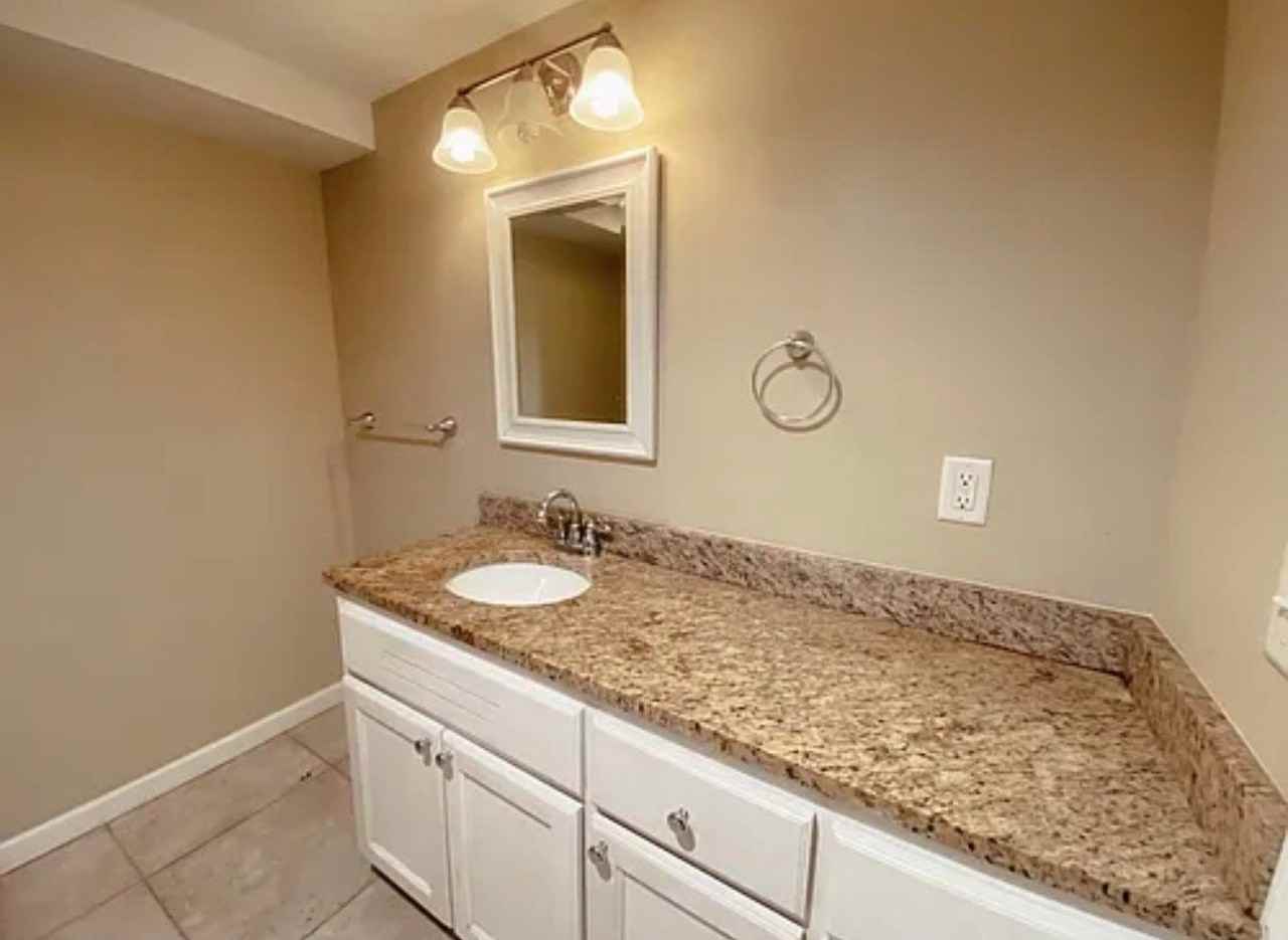 1164 Mulberry Ave - Photo 2 of 5