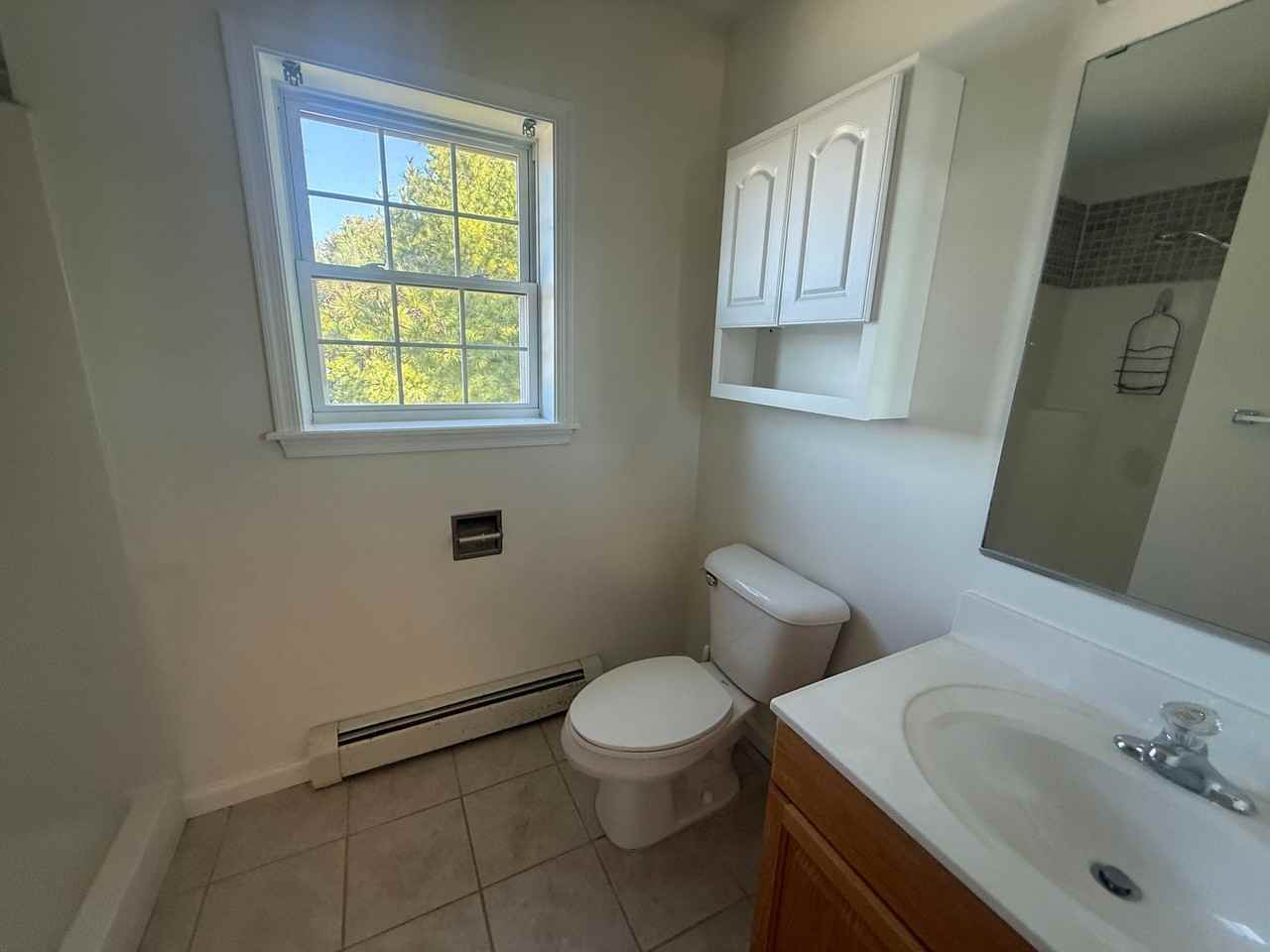 1541 Monmouth Ave - Photo 7 of 15