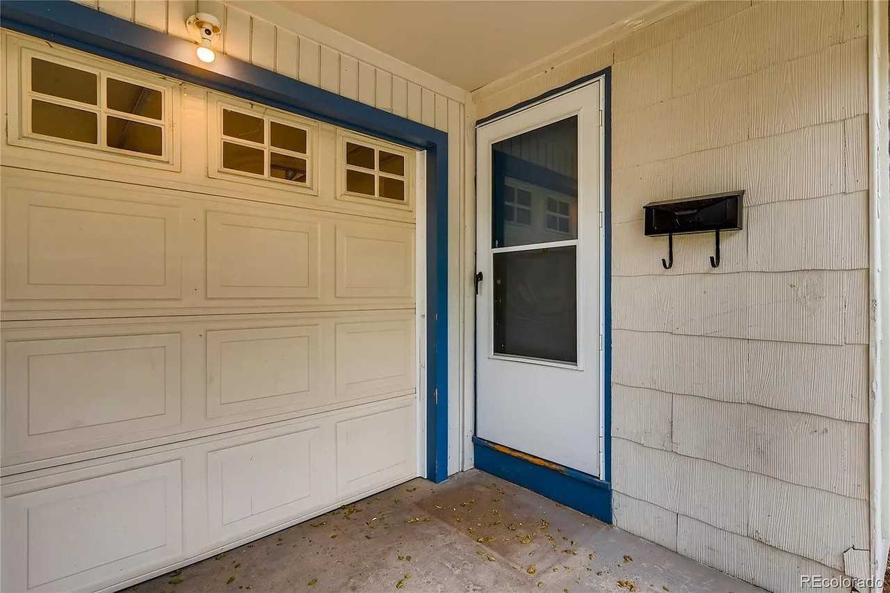 1255 S Grape St - Photo 2 of 20
