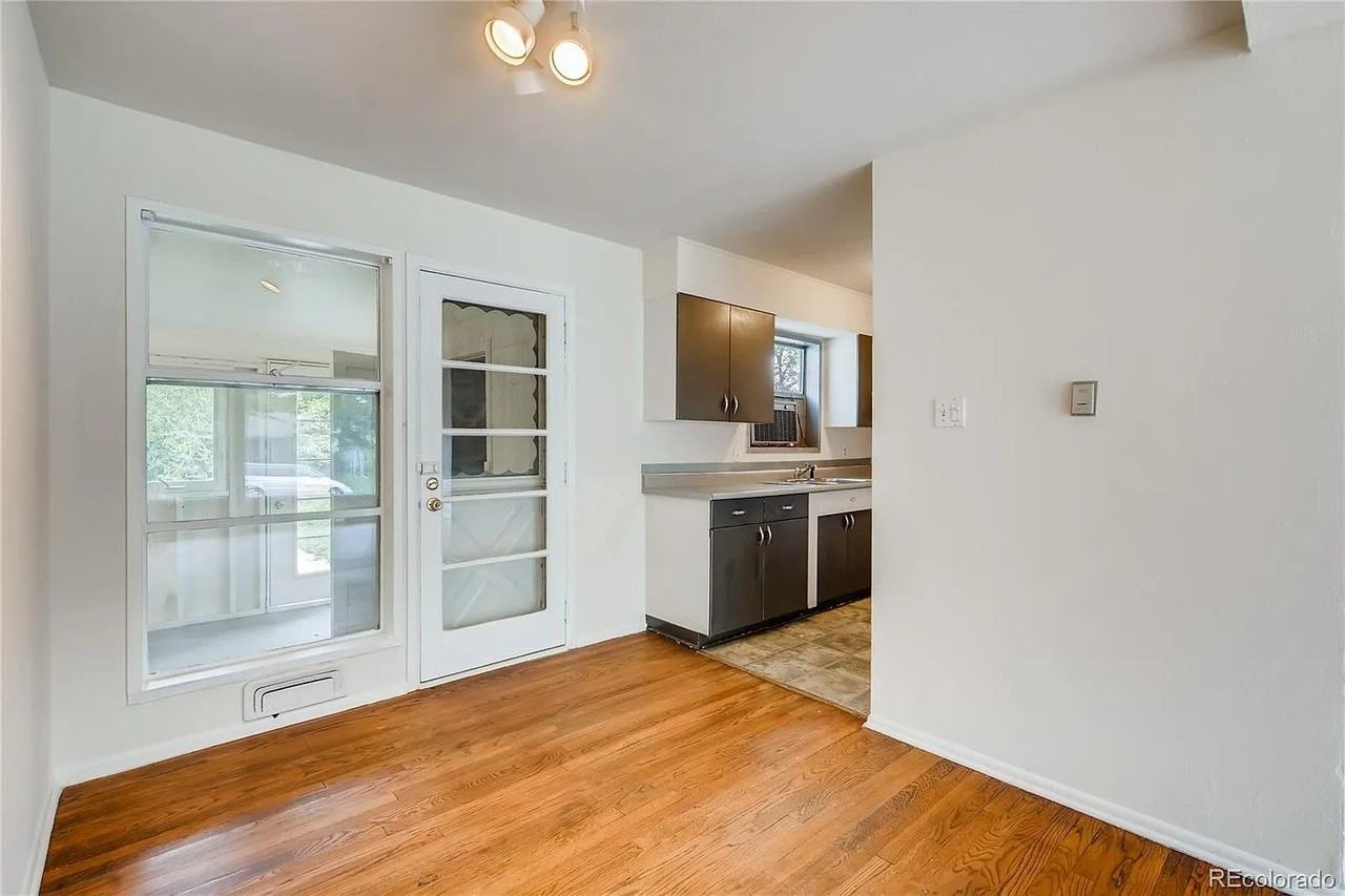 1255 S Grape St - Photo 5 of 20