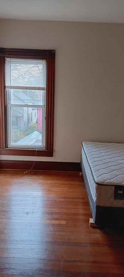 44 Maple Ave - Photo 4 of 10