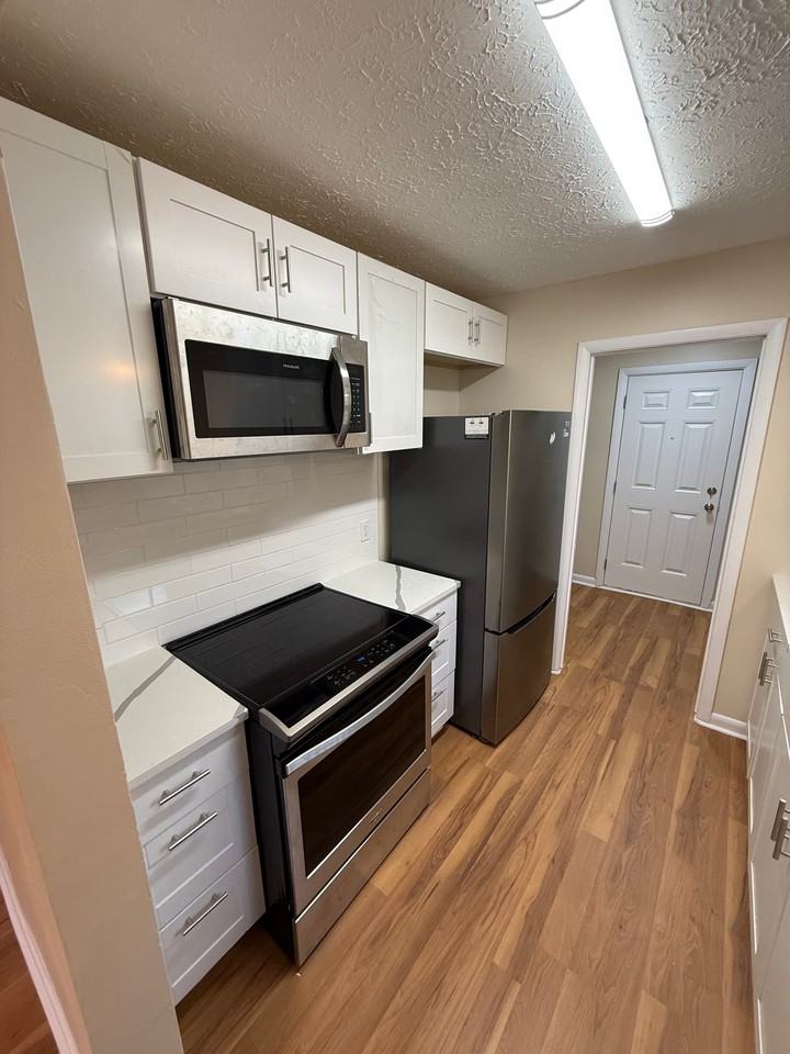 810 Summer Hill Ln - Photo 7 of 13