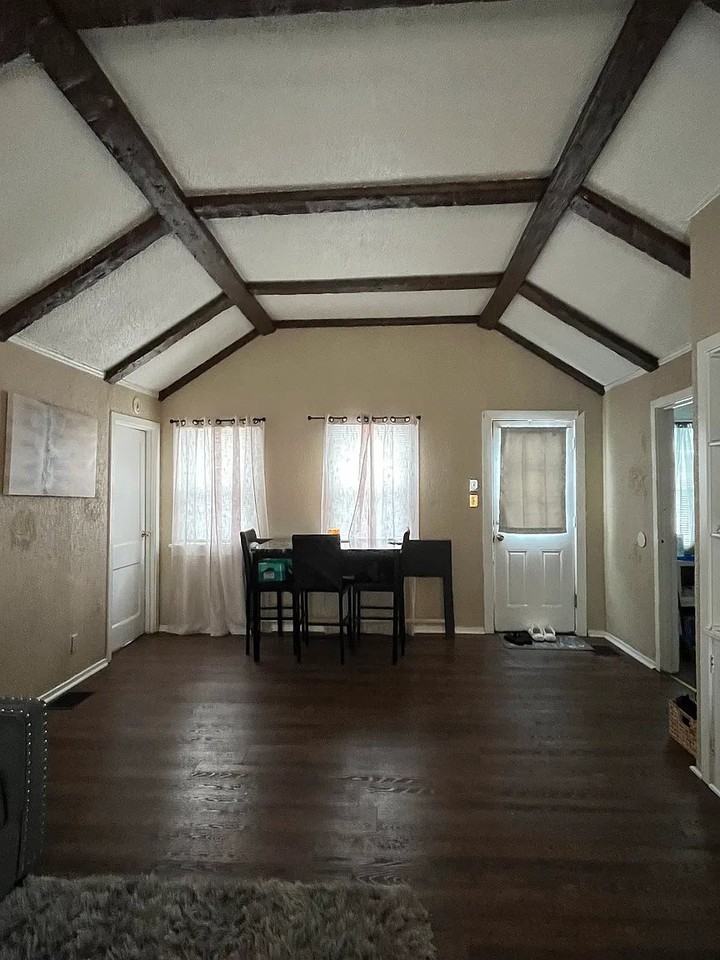 18 Meadowlawn Dr - Photo 2 of 12