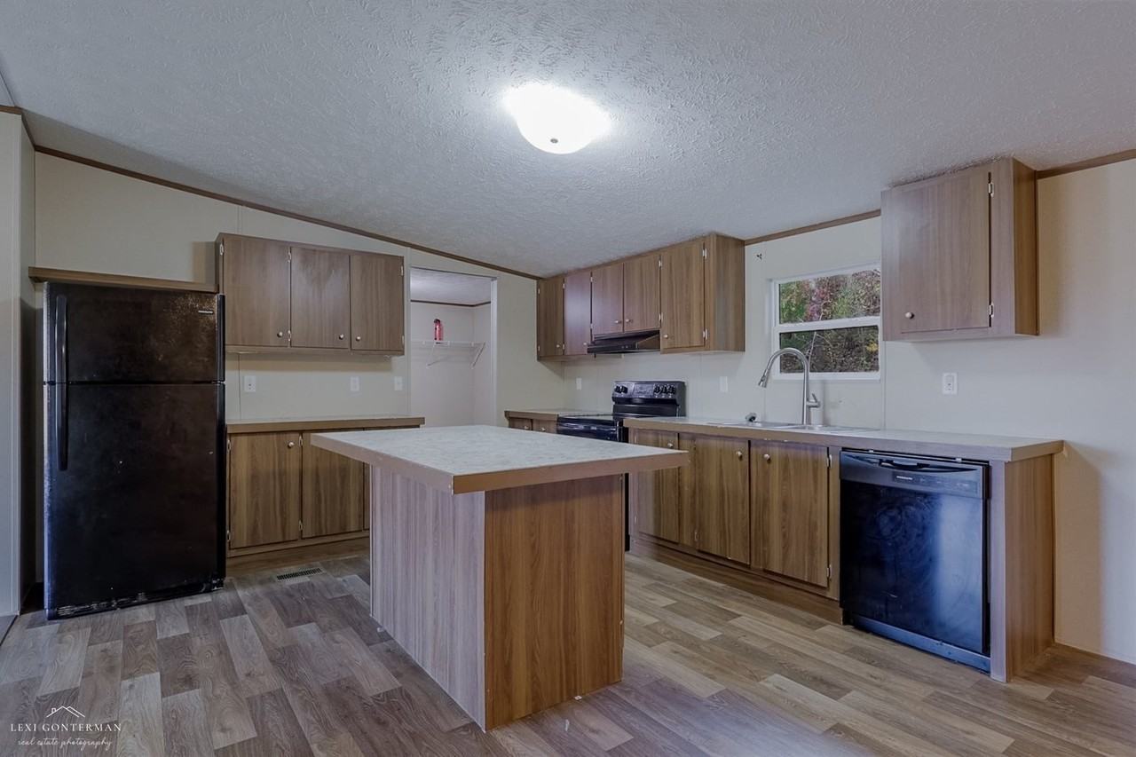 160 Clay Ct - Photo 4 of 20