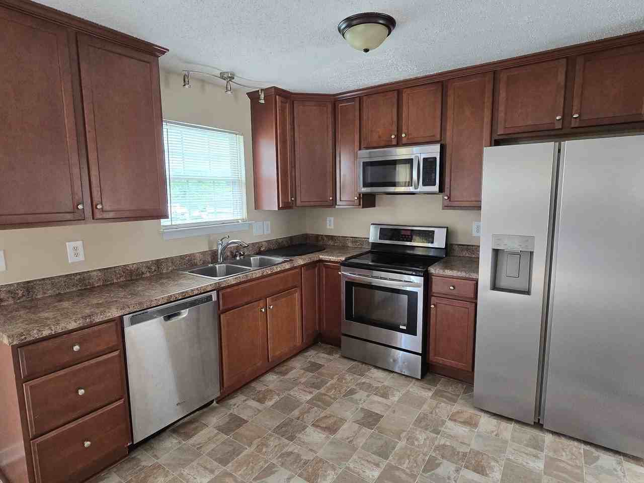 959 Wheelwood Way - Photo 4 of 10