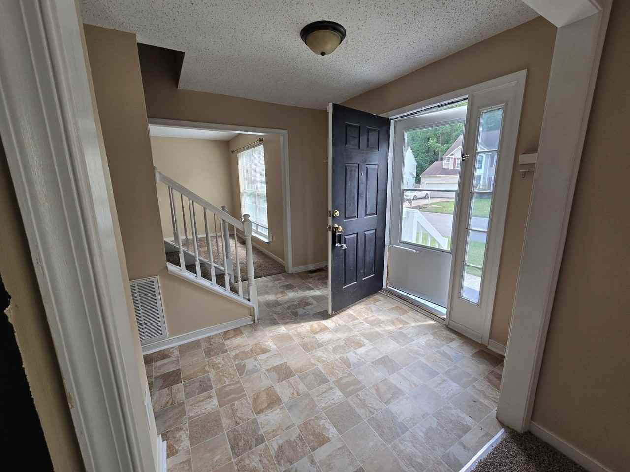 959 Wheelwood Way - Photo 7 of 10