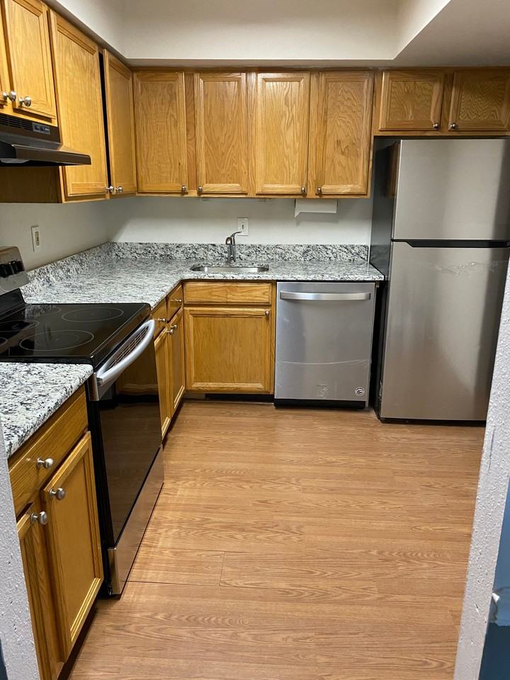 2900 Monterey Ct - Photo 2 of 6