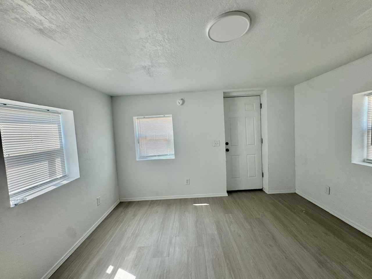531 Se 15th St - Photo 6 of 20