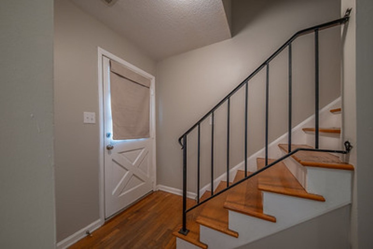 400 Davie Rd - Photo 3 of 23
